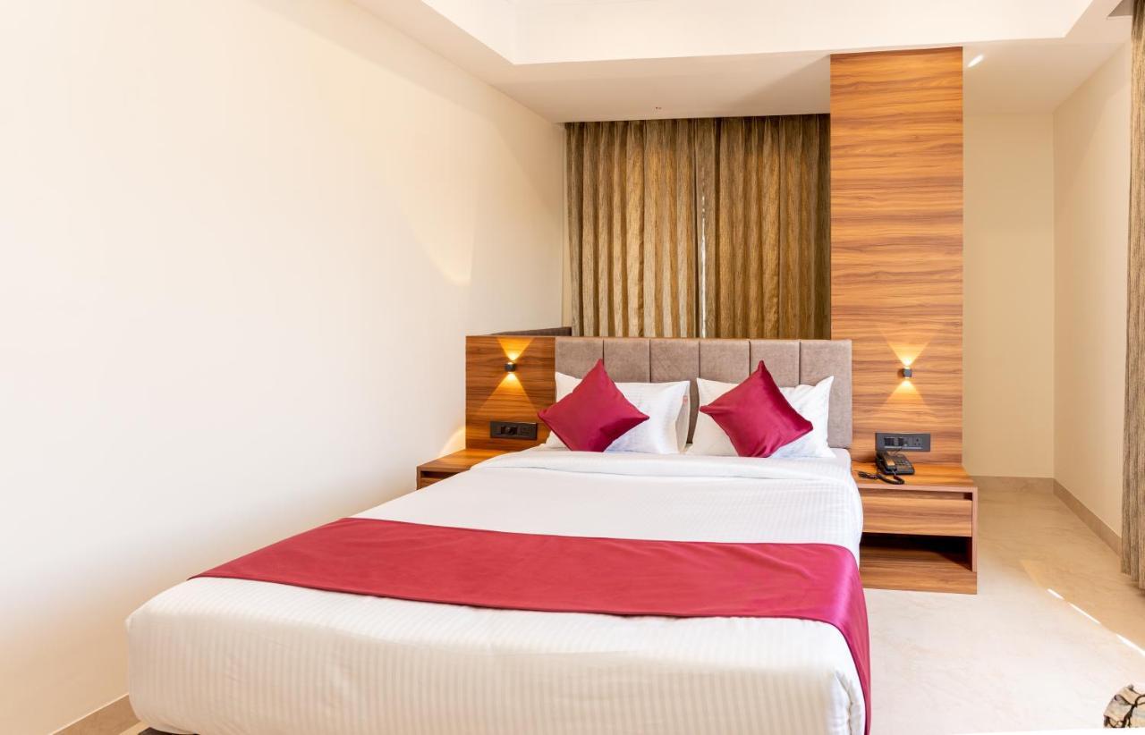 Raghunandan Palace - A Premier Boutique Stay, City Center & 500 Meters From City Railway Station Udaipur Exteriör bild