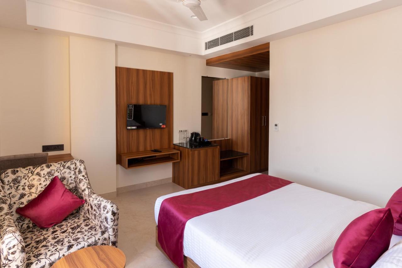 Raghunandan Palace - A Premier Boutique Stay, City Center & 500 Meters From City Railway Station Udaipur Exteriör bild