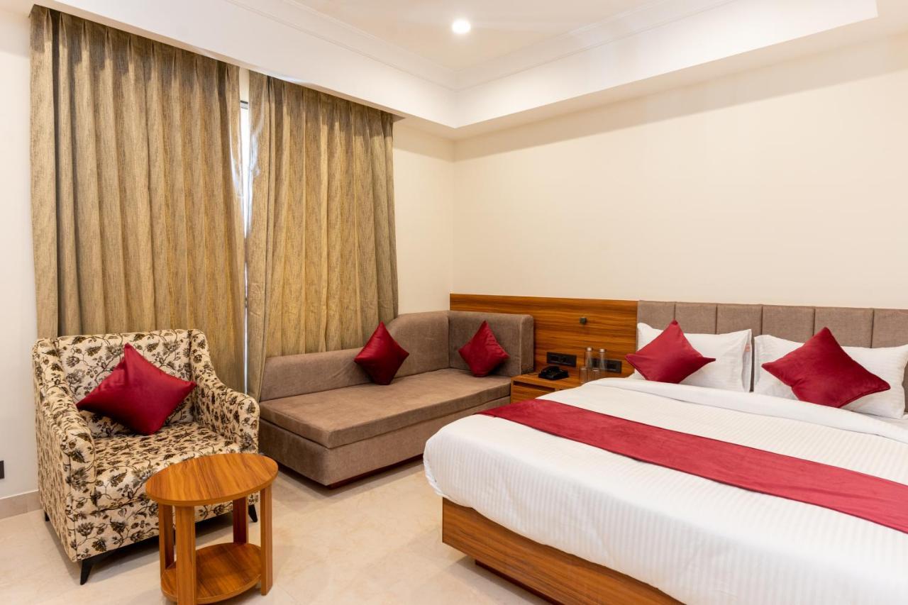 Raghunandan Palace - A Premier Boutique Stay, City Center & 500 Meters From City Railway Station Udaipur Exteriör bild