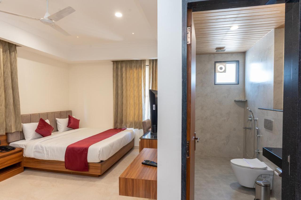 Raghunandan Palace - A Premier Boutique Stay, City Center & 500 Meters From City Railway Station Udaipur Exteriör bild