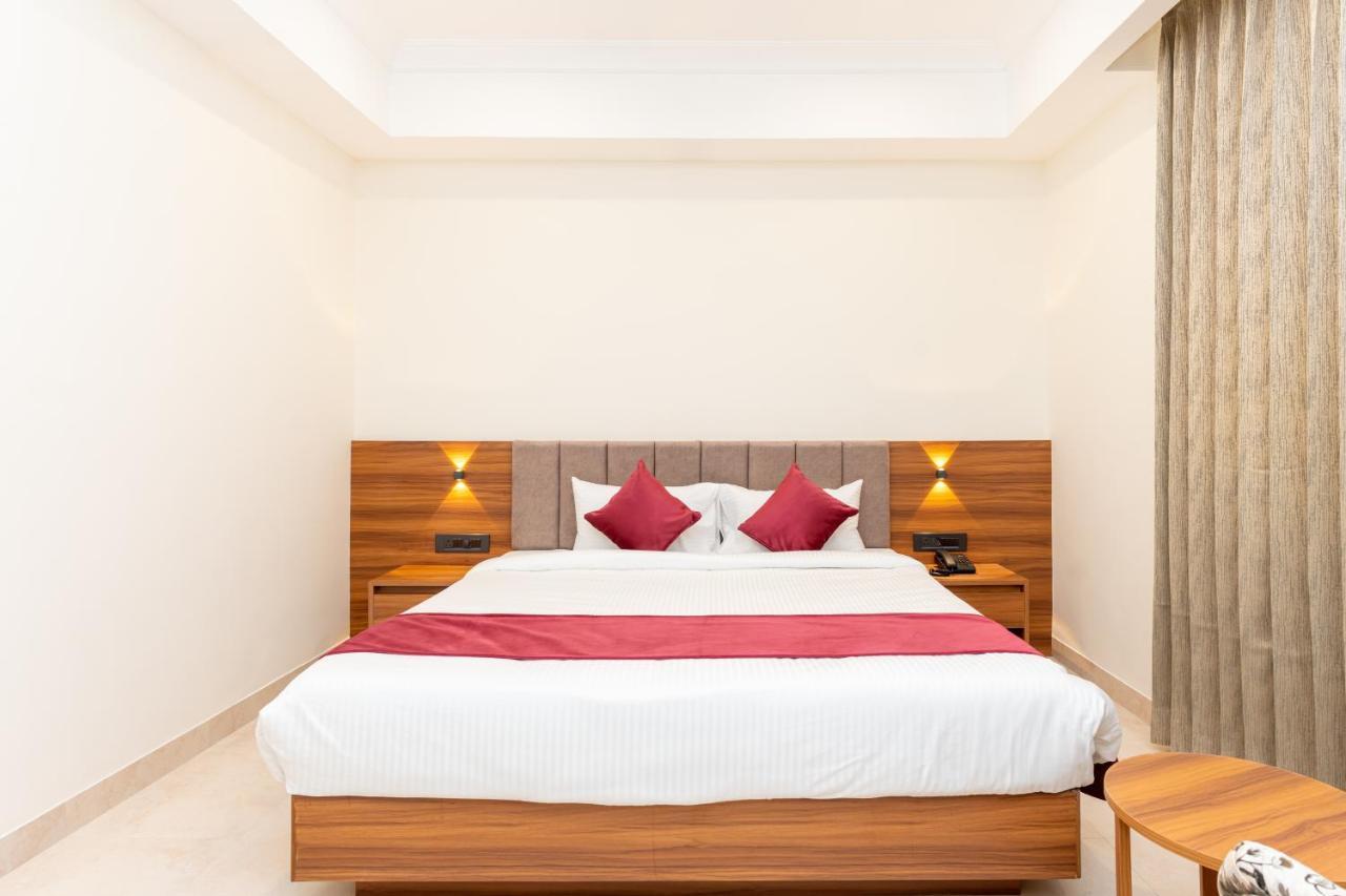 Raghunandan Palace - A Premier Boutique Stay, City Center & 500 Meters From City Railway Station Udaipur Exteriör bild