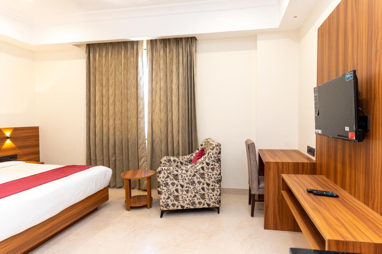 Raghunandan Palace - A Premier Boutique Stay, City Center & 500 Meters From City Railway Station Udaipur Exteriör bild