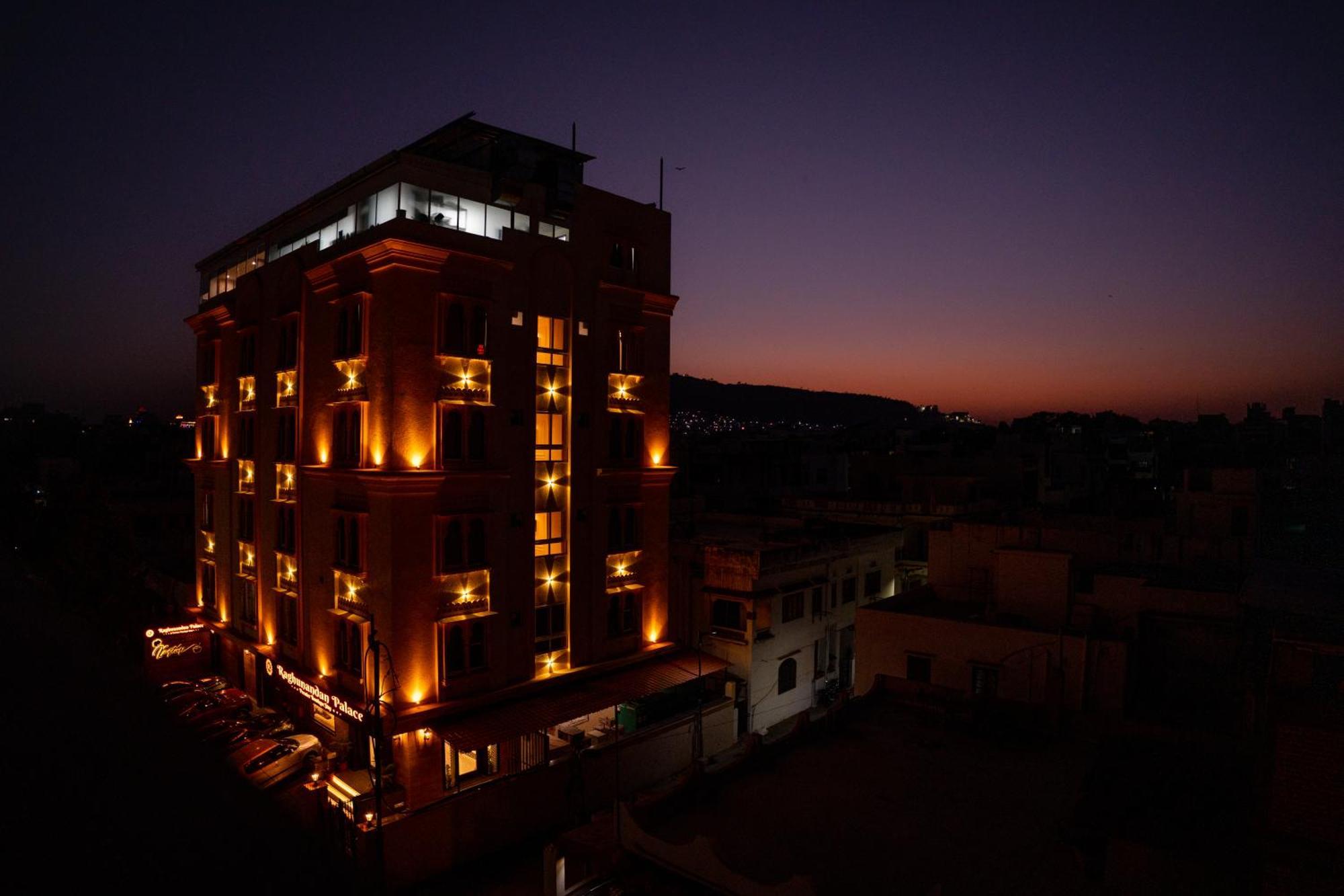 Raghunandan Palace - A Premier Boutique Stay, City Center & 500 Meters From City Railway Station Udaipur Exteriör bild