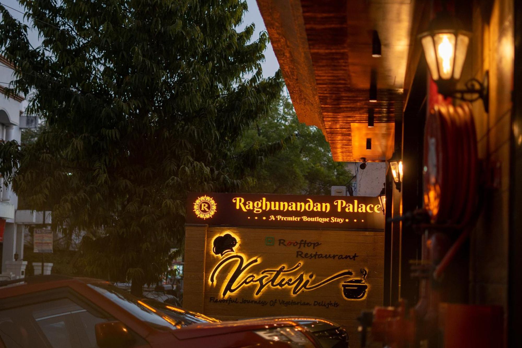 Raghunandan Palace - A Premier Boutique Stay, City Center & 500 Meters From City Railway Station Udaipur Exteriör bild