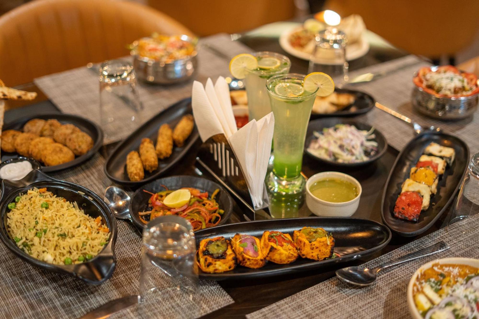Raghunandan Palace - A Premier Boutique Stay, City Center & 500 Meters From City Railway Station Udaipur Exteriör bild