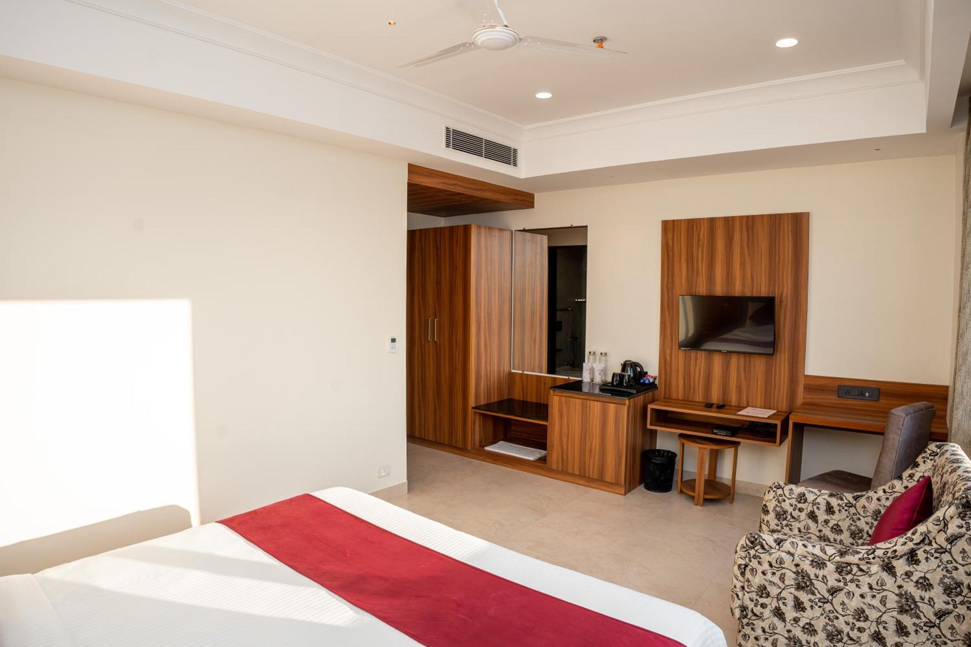 Raghunandan Palace - A Premier Boutique Stay, City Center & 500 Meters From City Railway Station Udaipur Exteriör bild