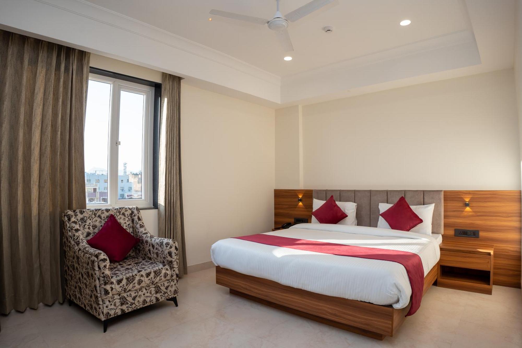 Raghunandan Palace - A Premier Boutique Stay, City Center & 500 Meters From City Railway Station Udaipur Exteriör bild