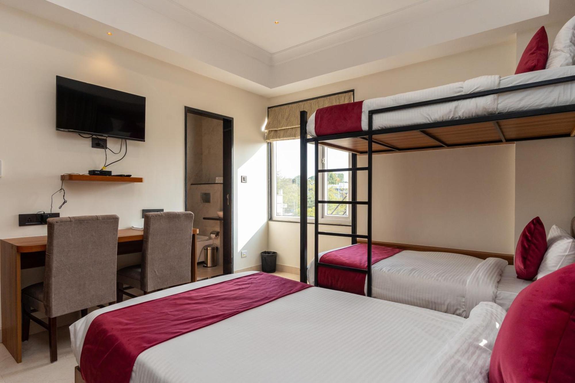Raghunandan Palace - A Premier Boutique Stay, City Center & 500 Meters From City Railway Station Udaipur Exteriör bild