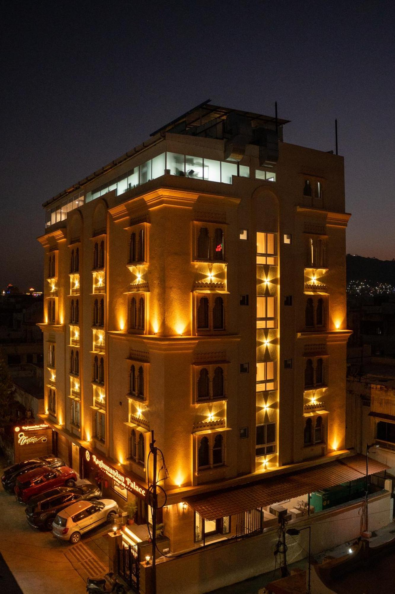Raghunandan Palace - A Premier Boutique Stay, City Center & 500 Meters From City Railway Station Udaipur Exteriör bild